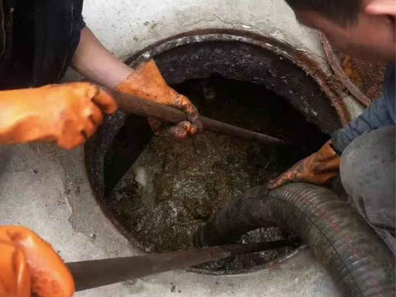 崇左清理化粪池时如何避免沼气的危害?